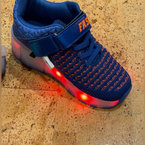 SDSPEED 7 Colors LED Kids Roller Skate Shoes with Single Wheel Shoes SZ 34/ 2,5 - Picture 15 of 16